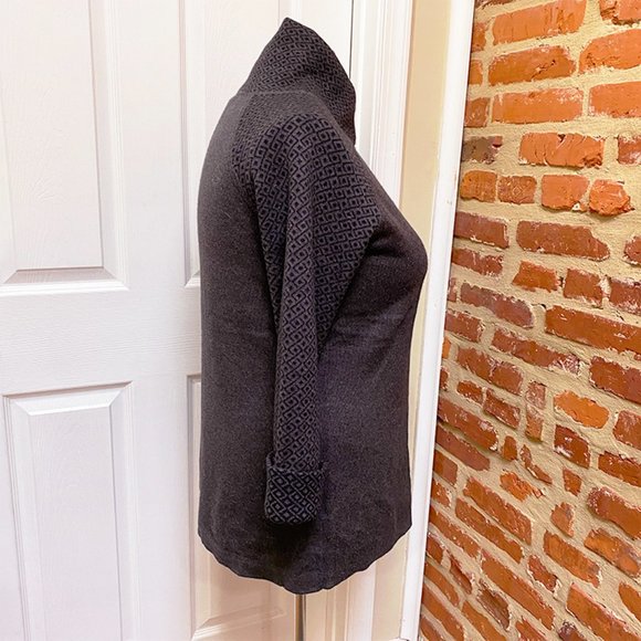 NWT Dakini Two Tone Diamond Print 3/4 Sleeve Crossover Neck Sweater - Picture 2 of 4